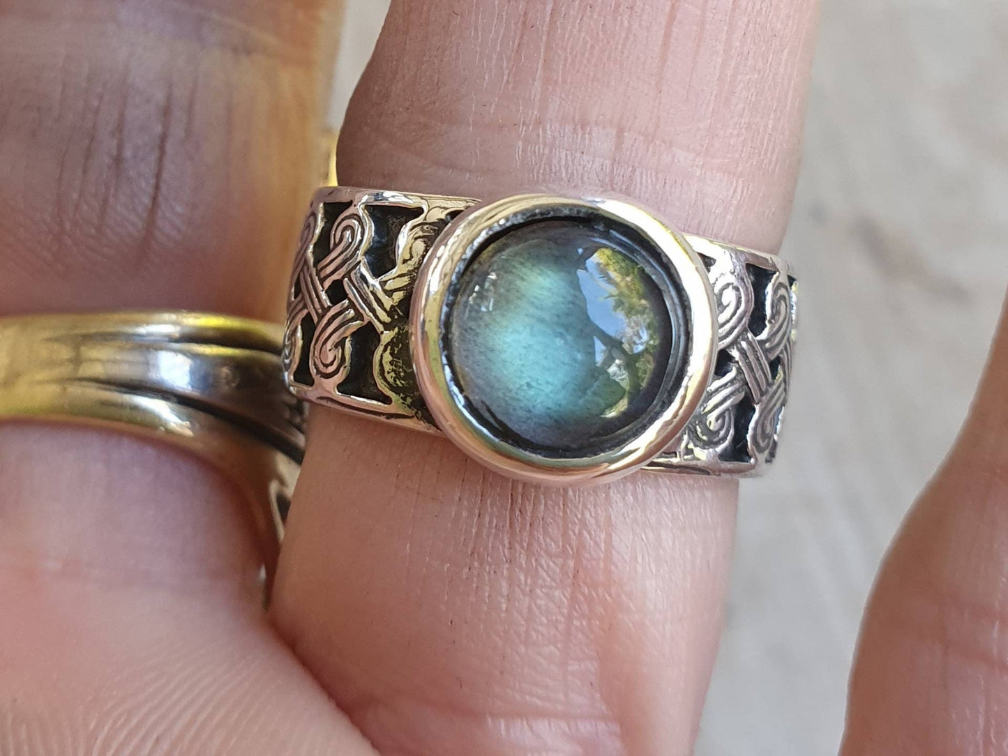 Labradorite  ring,Celtic band,sterling silver,tribal,ethnic,Maori, scroll ring,