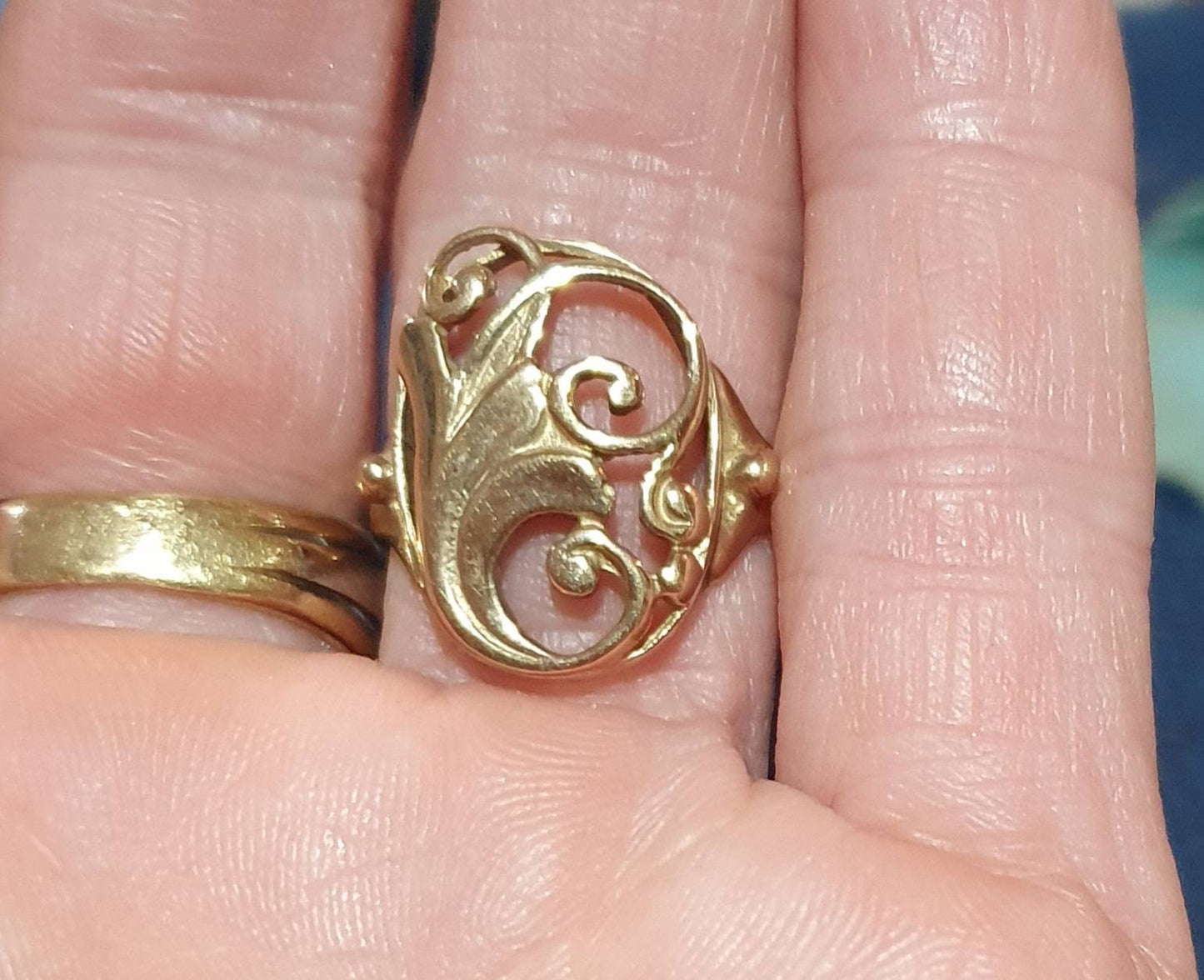 Gold scroll ring,9ct,9k gold,oval fine filigree,art nouveau,woodland,celtic tribal swirl