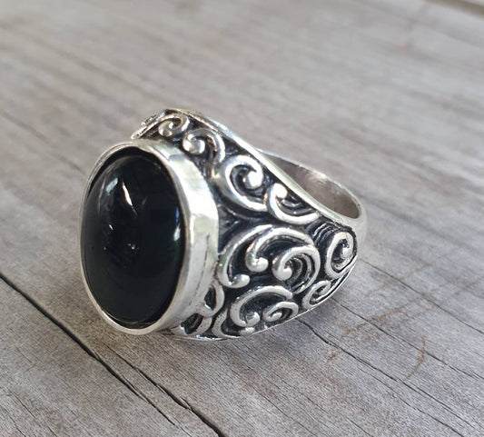 Black onyx chunky ring,sterling silver,beautiful scroll sides,vintage style,Japanese style waves,baroque,mens fashion,boho,