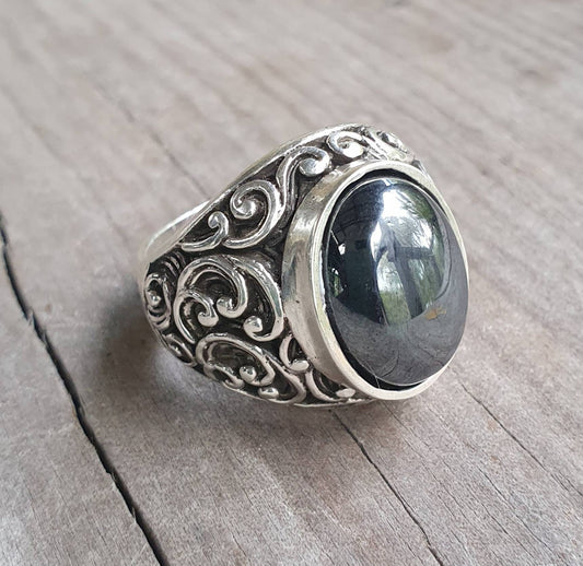 Hemitite chunky ring,sterling silver,beautiful scroll sides,gun metal grey,vintage style,Japanese style waves,baroque,mens fashion,boho,