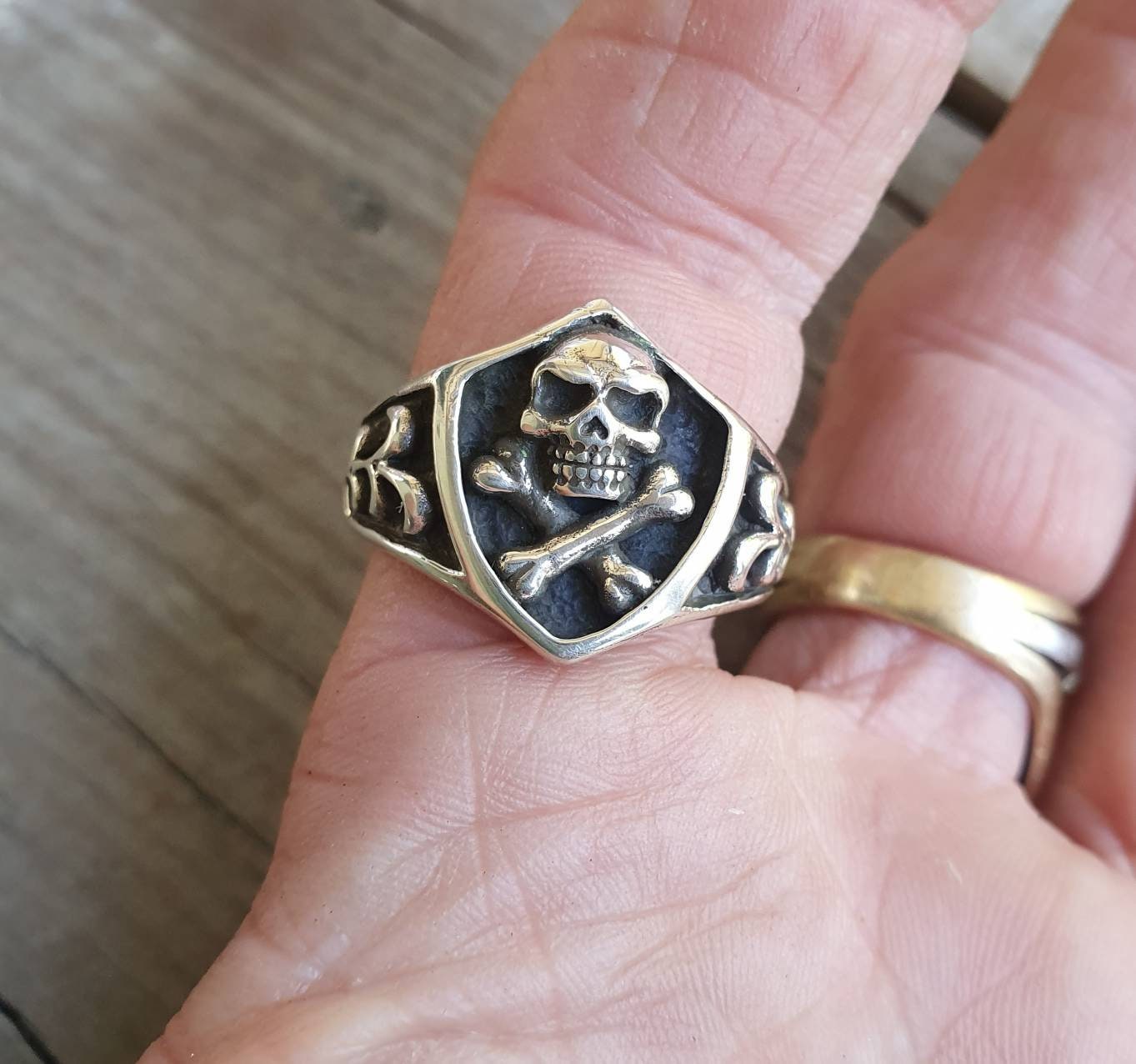 skull and crossbone ring,pirate,sterling silver,hand made, steampunk,gothic, punk,hipster,retro,signet,small skull ring,biker