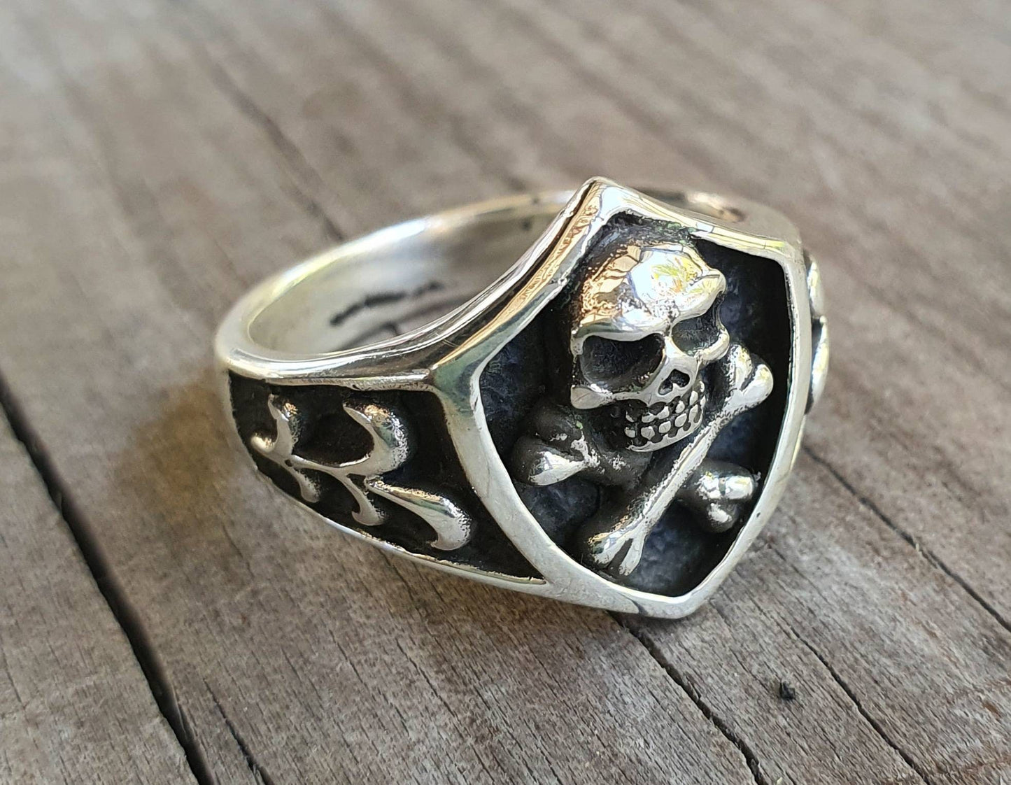 skull and crossbone ring,pirate,sterling silver,hand made, steampunk,gothic, punk,hipster,retro,signet,small skull ring,biker