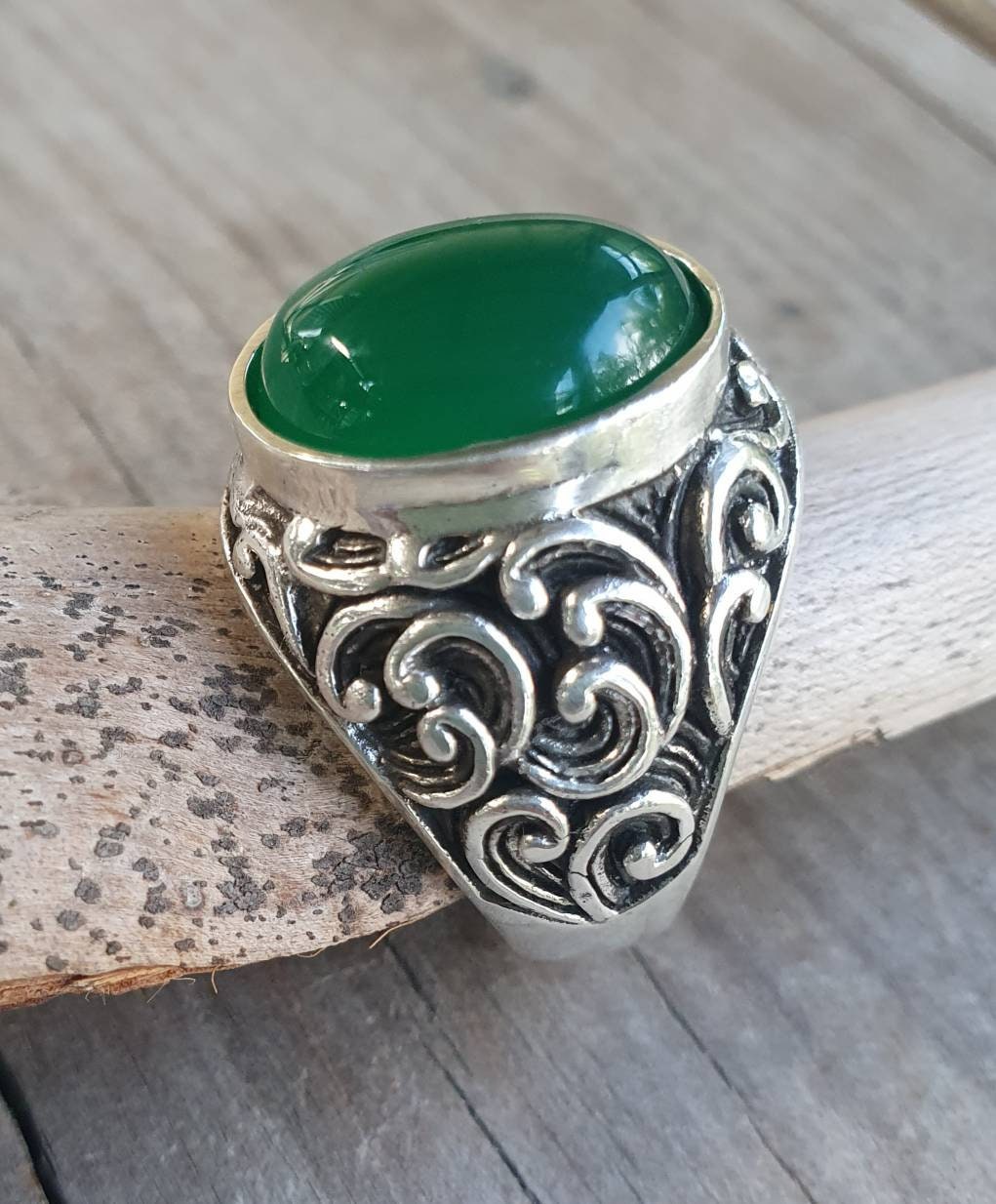 Green onyx chunky ring,sterling silver,beautiful scroll sides,vintage style,Japanese style waves,baroque,mens fashion,boho,