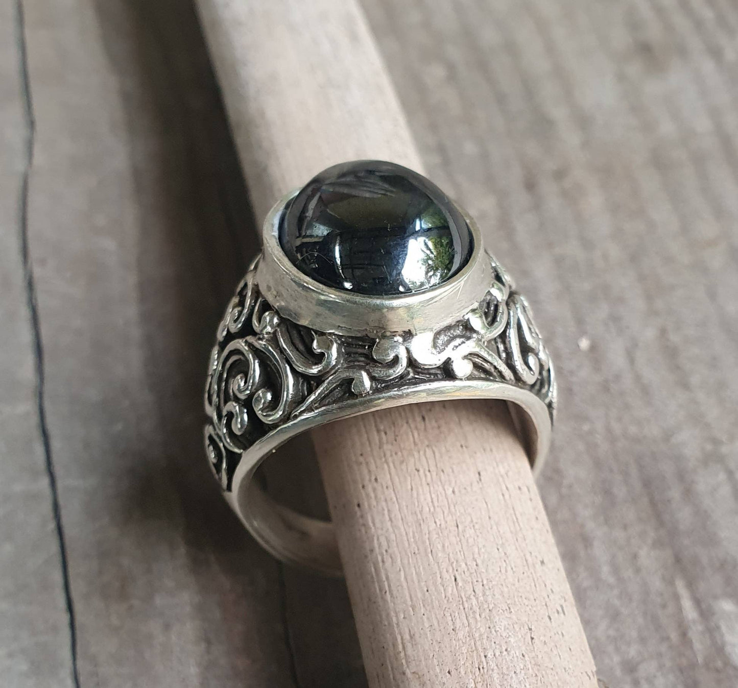 Hemitite chunky ring,sterling silver,beautiful scroll sides,gun metal grey,vintage style,Japanese style waves,baroque,mens fashion,boho,