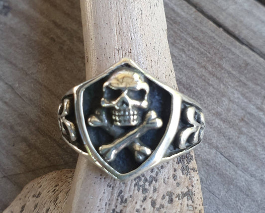 skull and crossbone ring,pirate,sterling silver,hand made, steampunk,gothic, punk,hipster,retro,signet,small skull ring,biker