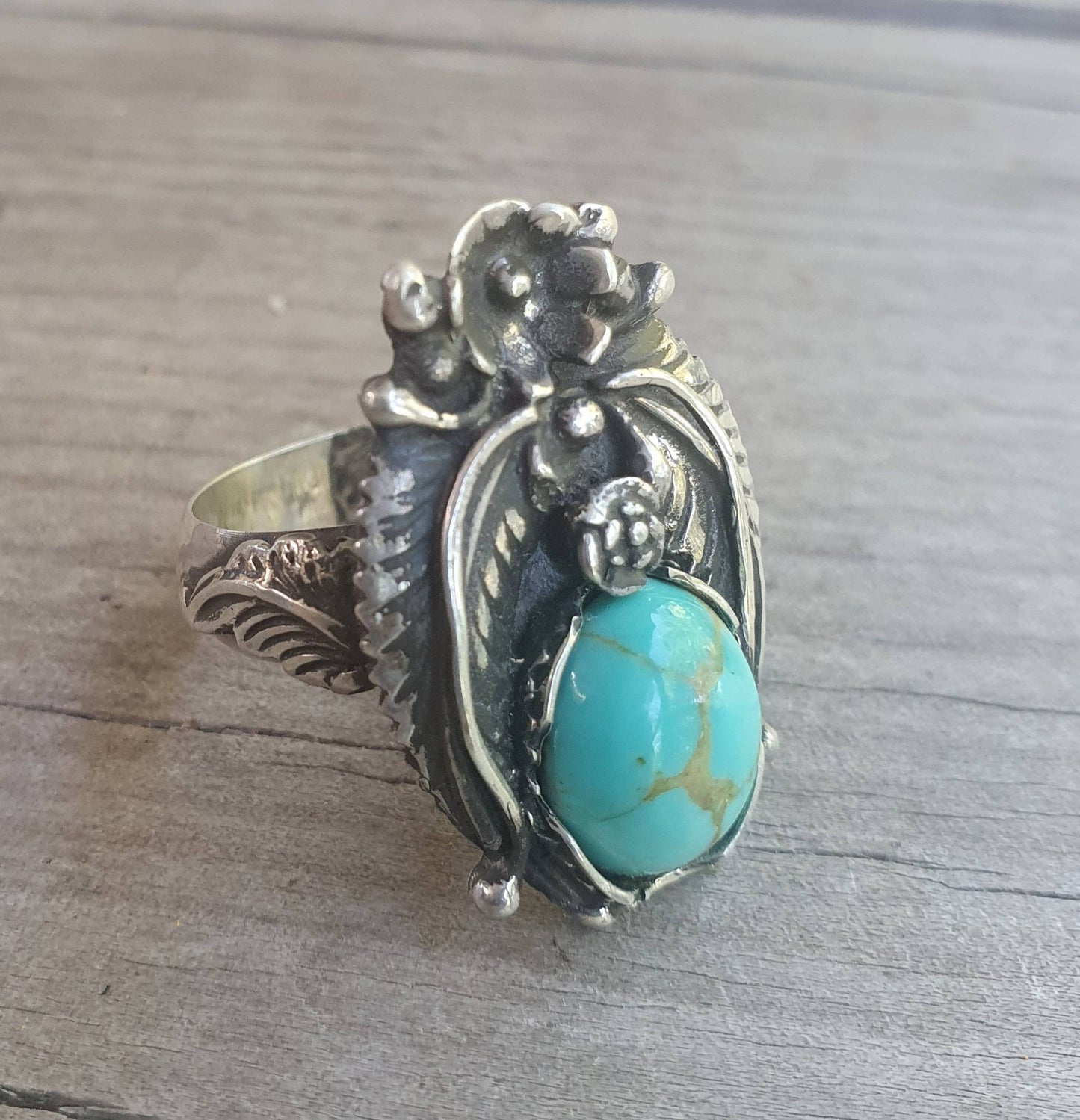 Malachite ring,sterling silver,Navajo Indian style,flower,leaf,boho,gypsy,tribal,handmade,women's fashion