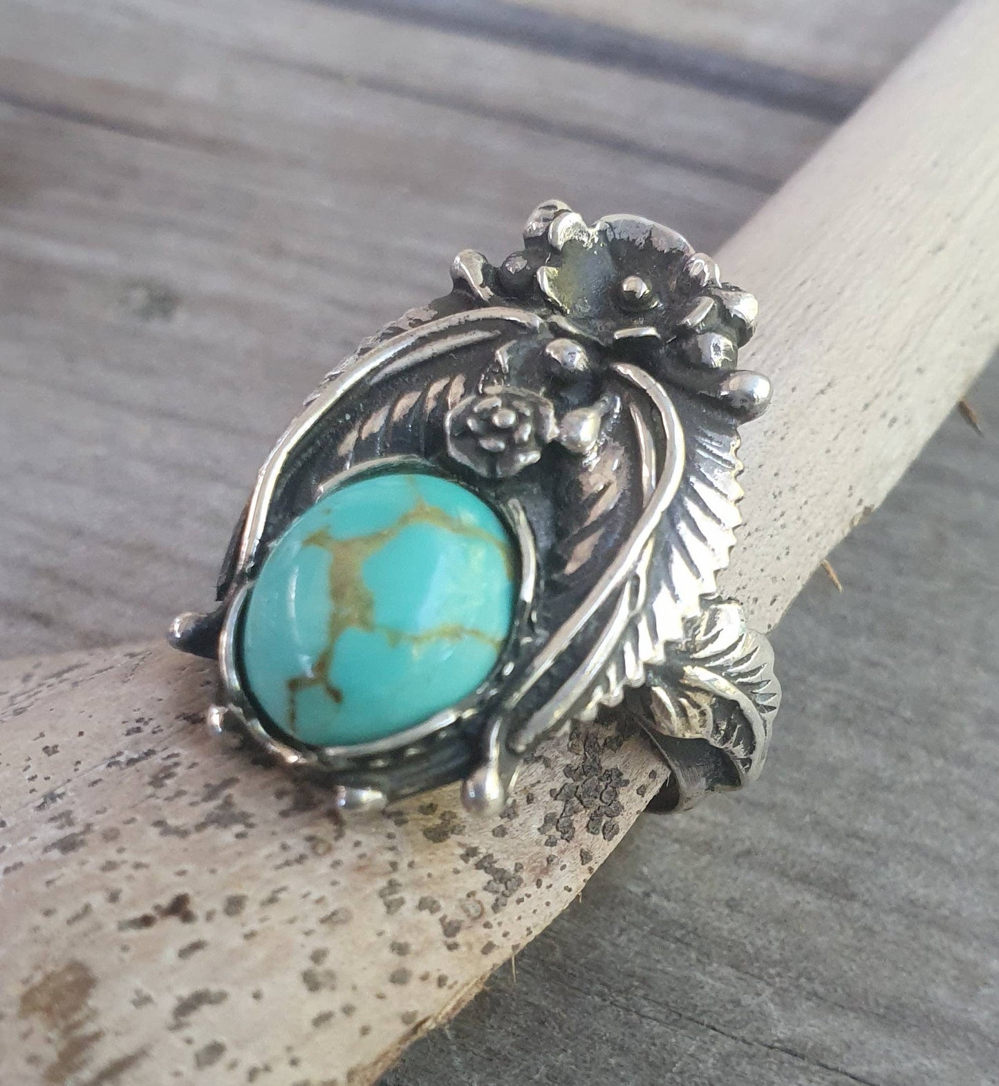 Malachite ring,sterling silver,Navajo Indian style,flower,leaf,boho,gypsy,tribal,handmade,women's fashion