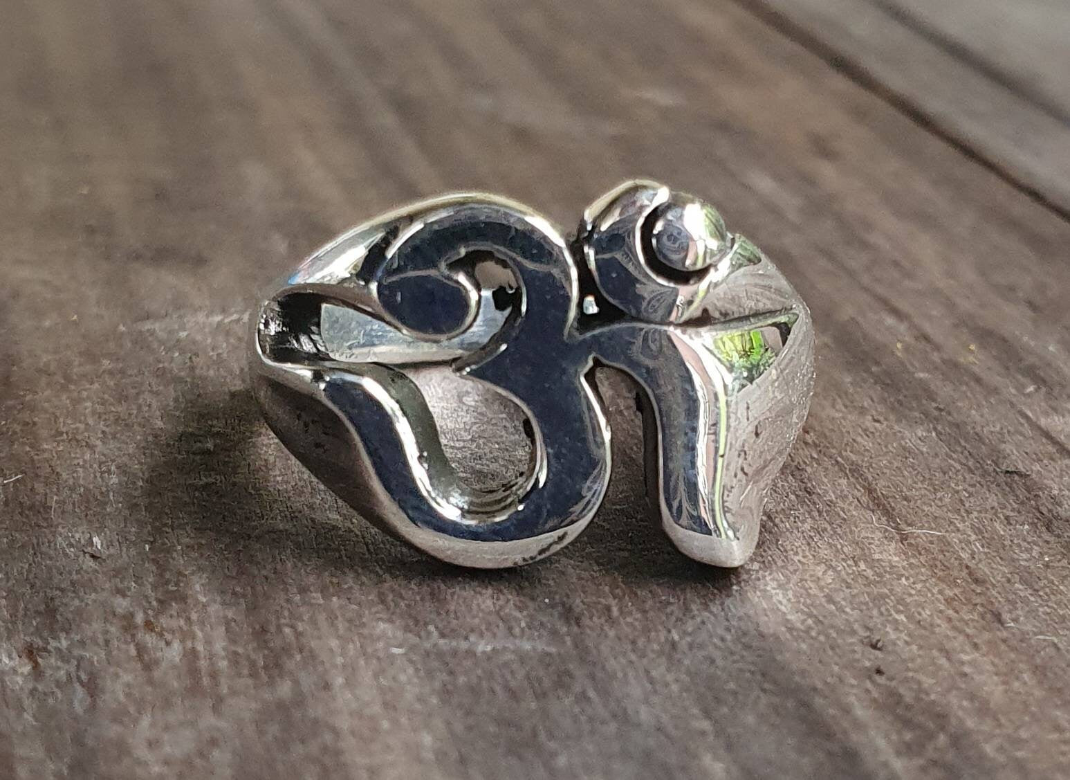 OM ring,MEDIUM, sterling silver, yoga, spiritual, boho,new age jewellery,handmade,budda,Buddhism,Hindu,hippy,sacred,