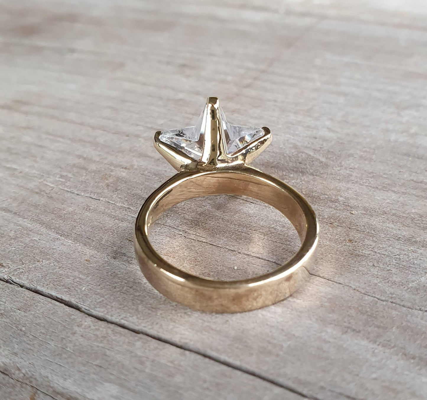 star ring,9ct gold solitare,cubic zirconia star,five pointed star,solid ring,unisex,boho,designer fashion,