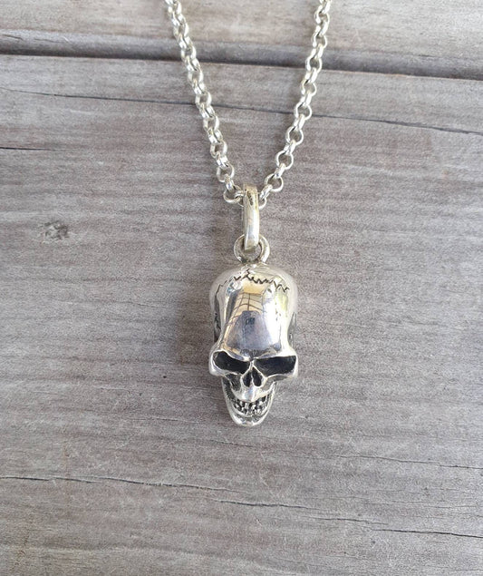 skull pendant,sterling silver,Great detail,Good size,