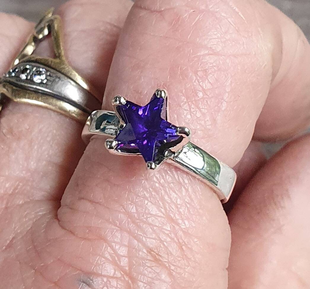 star ring,sterling silver solitare,purple cubic zirconia star,five pointed star,solid ring,unisex,boho,designer fashion,