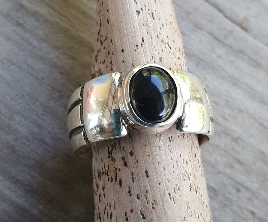 Onyx ring,cabachon ring,sterling silver,unisex band,handmade,boho,gypsy,gemstone ring,silver wedding ring,new age,