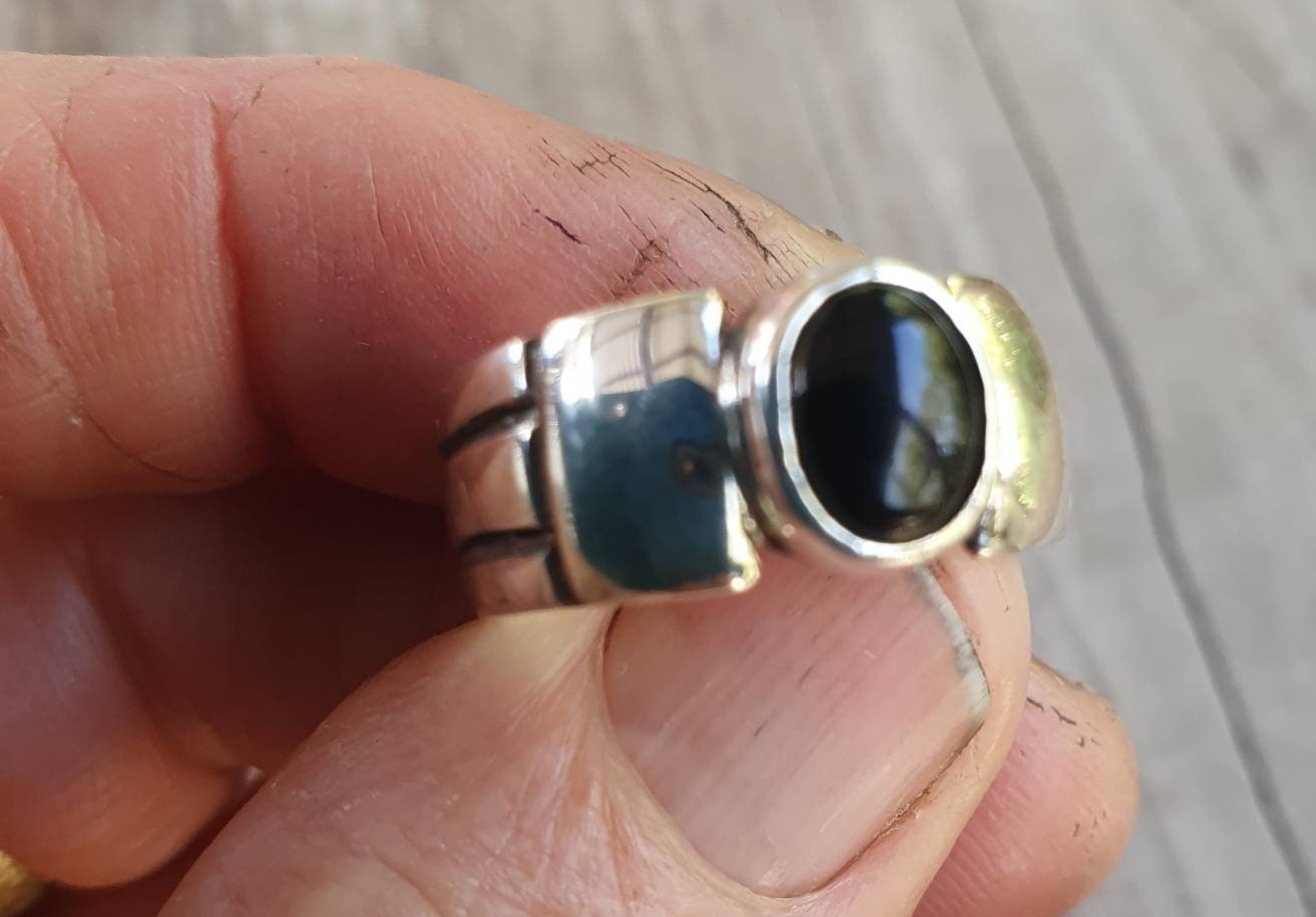 Onyx ring,cabachon ring,sterling silver,unisex band,handmade,boho,gypsy,gemstone ring,silver wedding ring,new age,