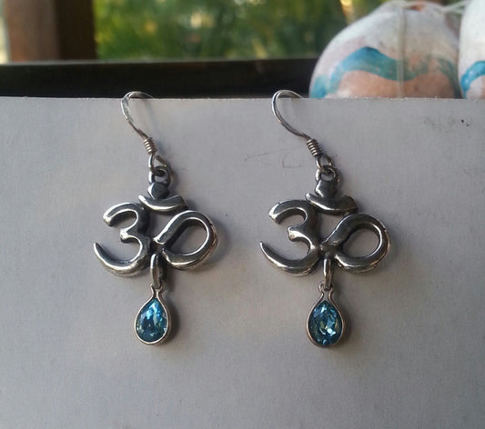 OM STERLING SILVER blue stone drop earrings