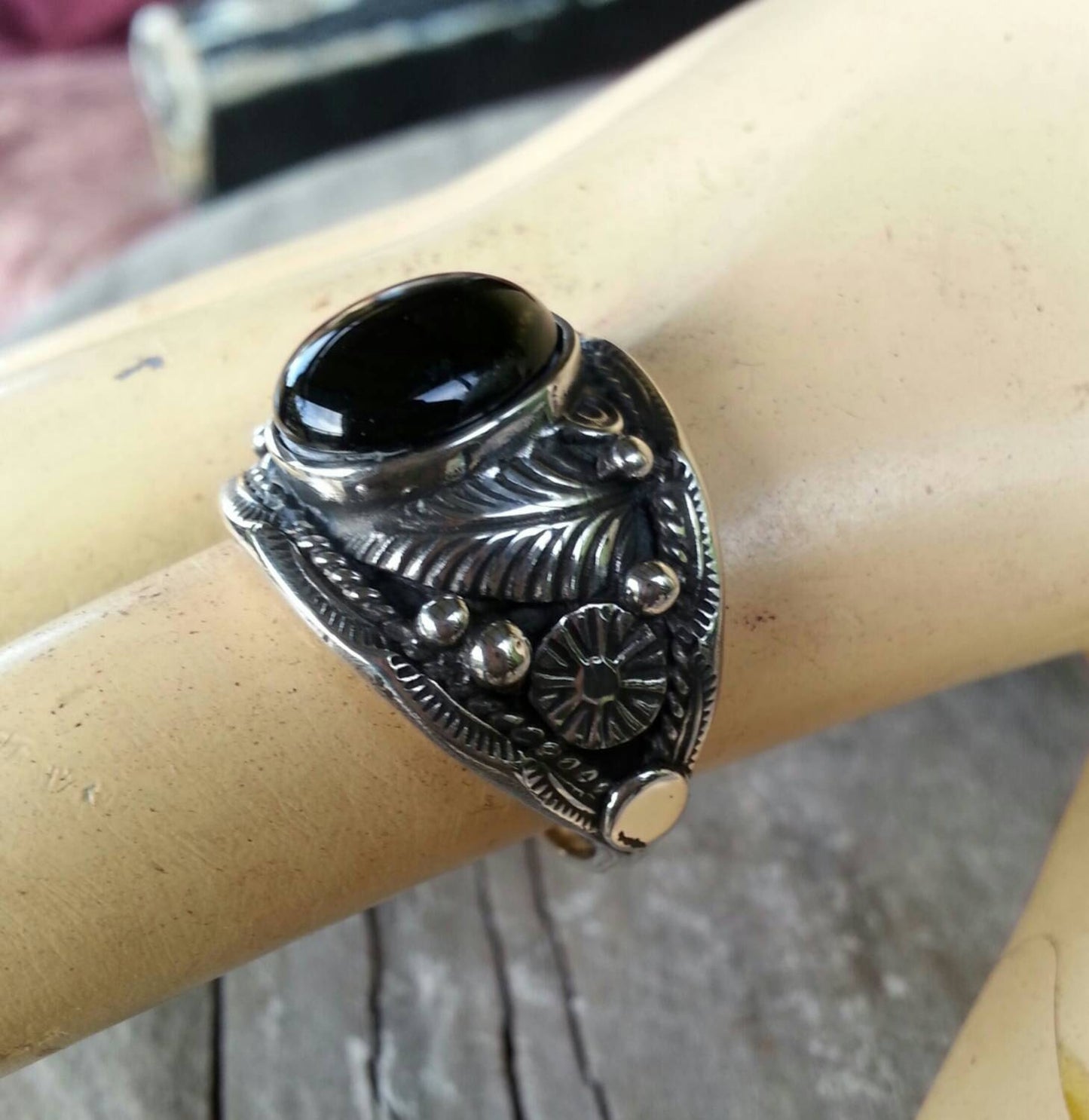 Onyx ring,sterling silver,Navajo Indian style,black stone ring,wedding,leaf,boho,gypsy,tribal,handmade,men's fashion,women's fashion