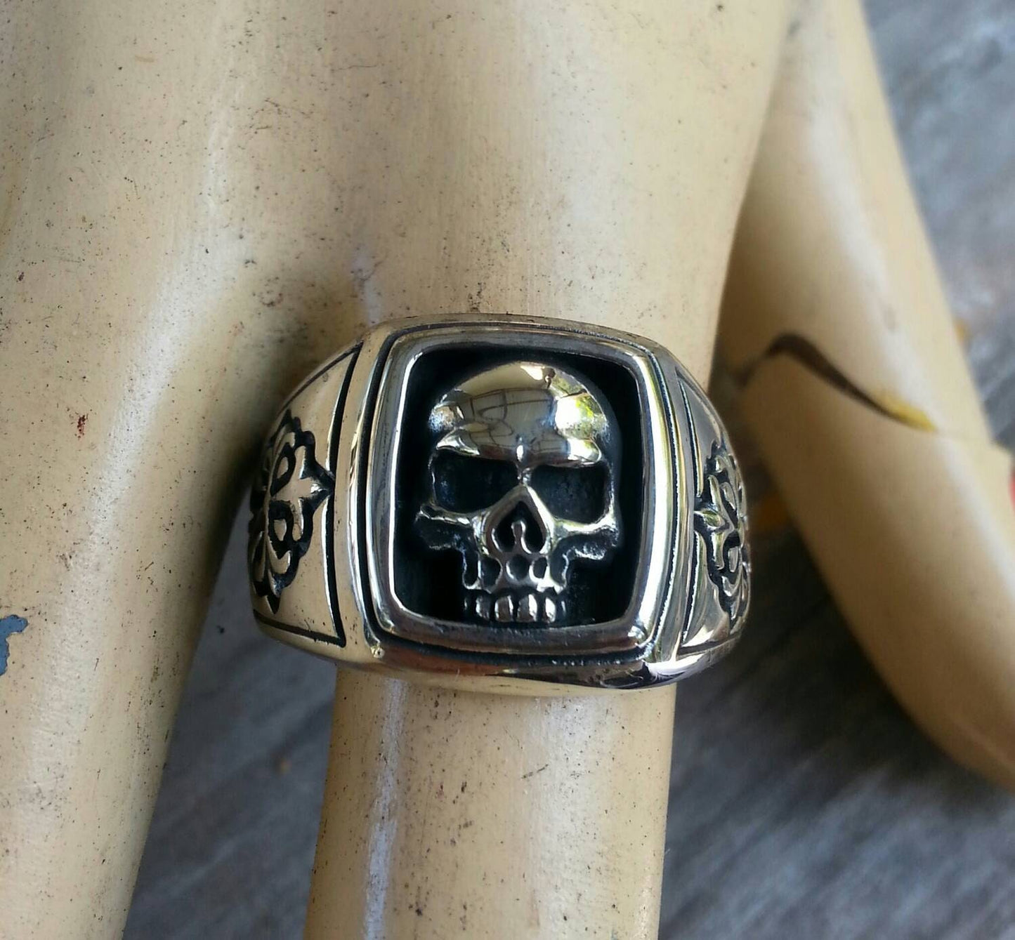 Skull signet ring,sterling silver, cross,celtic cross,sqyare top signet, steampunk,gothic,punk, pirate,hipster ring,mens fashion, handmade